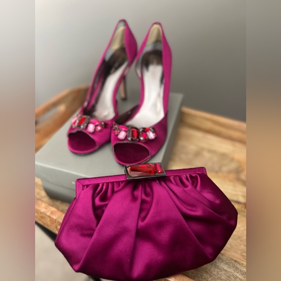 Ann Taylor Sophia Dorsey Satin Heels w/ Stones Sz: 9M (Matching Purse included) - Picture 3 of 8